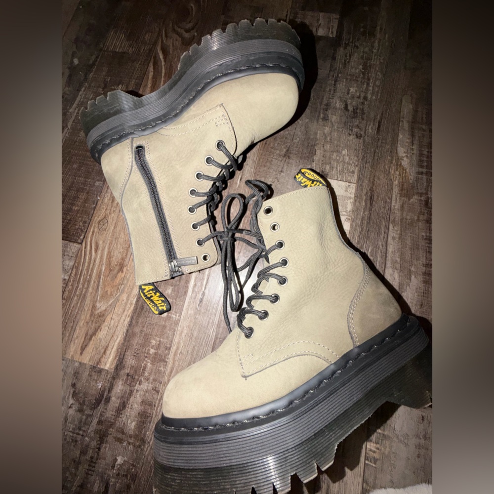 Dr. Martens Jadon platform boots in Nickel Grey Milled Nubuck leather 5 - Picture 2 of 4